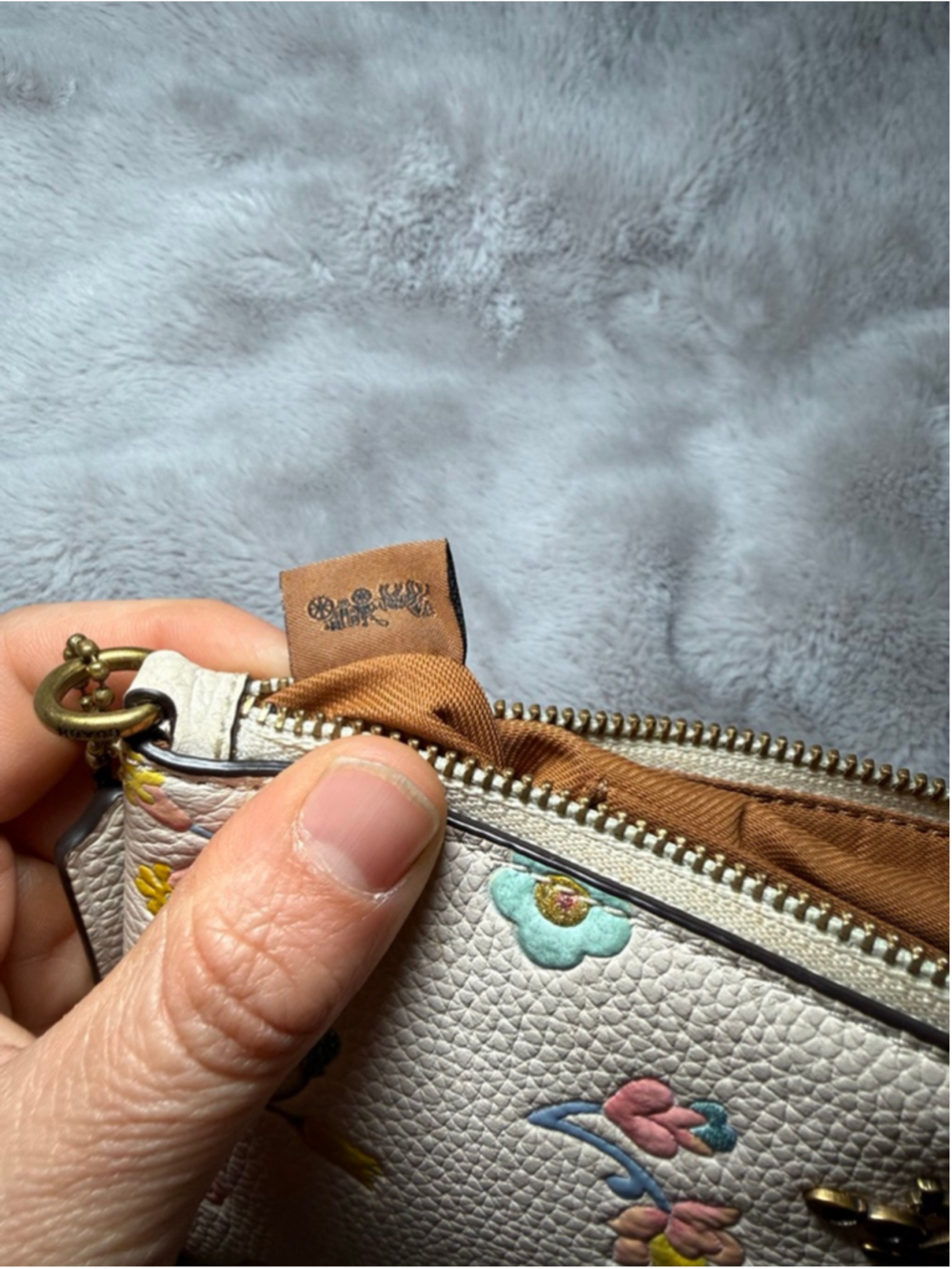 Women's Coach Off-White Floral Print Leather Wristlet (no strap) - Picture 7 of 8